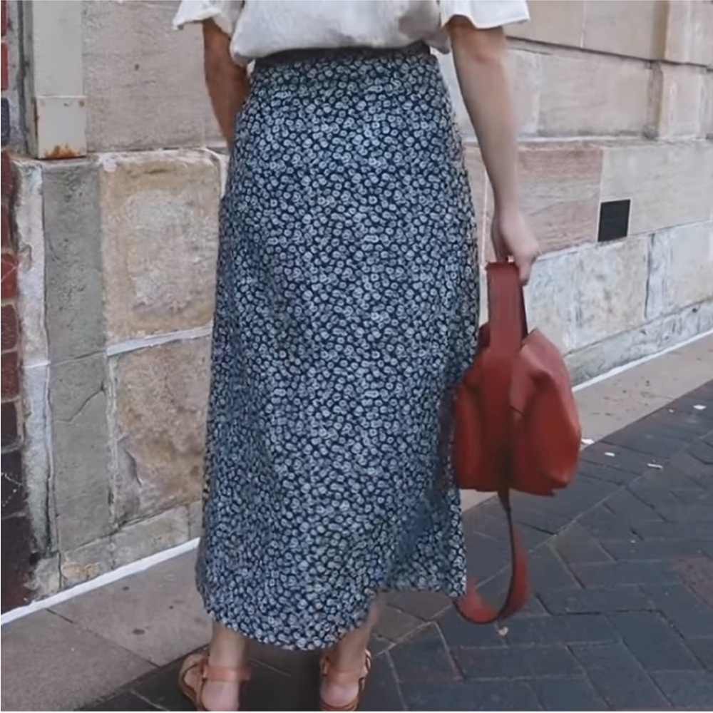& Other Stories Cotton Navy Floral Midi Skirt 34/US2 - Picture 6 of 10